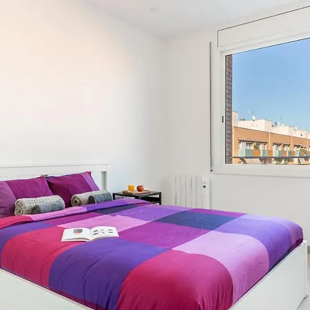 Apartment 3Br - 2Bh Sunny And Spacious Apartment 10 Min Walk From Beach Barcelona