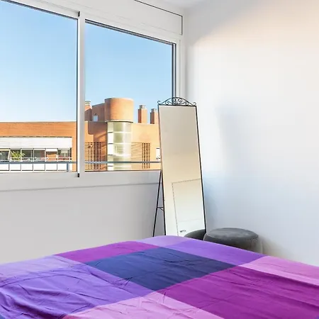 Apartment 3Br - 2Bh Sunny And Spacious Apartment 10 Min Walk From Beach *