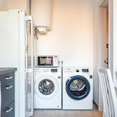 アパート 3Br - 2Bh Sunny And Spacious Apartment 10 Min Walk From Beach