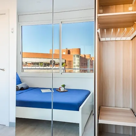 3Br - 2Bh Sunny And Spacious Apartment 10 Min Walk From Beach Barcelona
