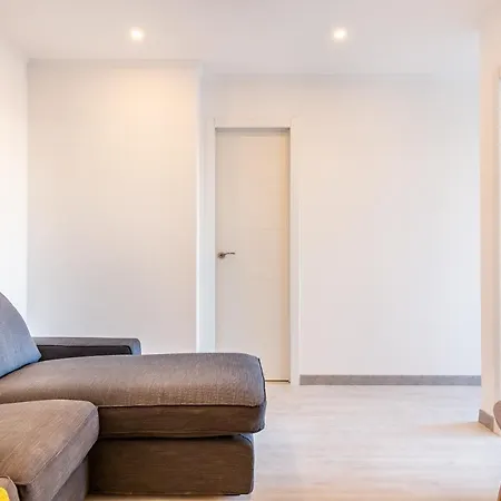 公寓 3Br - 2Bh Sunny And Spacious Apartment 10 Min Walk From Beach *